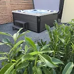 Apartment 365 Centro & Jacuzzi *