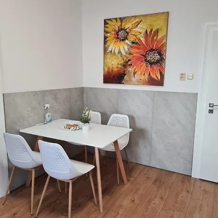 365 Centro & Jacuzzi, Wallbox, Free Parking Appartement *