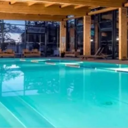 Centro & Jacuzzi Διαμέρισμα Πιεστάνυ
