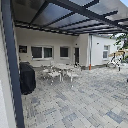 Centro & Jacuzzi * Πιεστάνυ