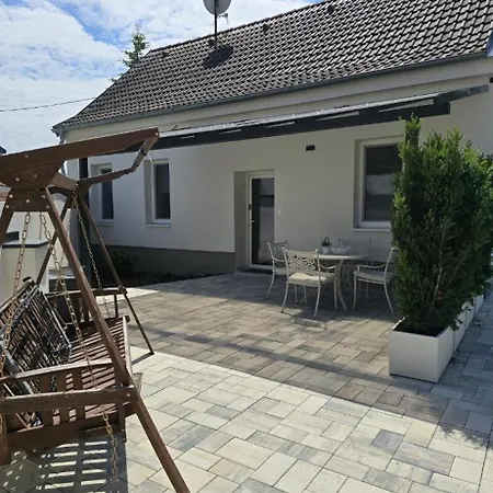 365 Centro & Jacuzzi, Wallbox, Free Parking * Piest'any