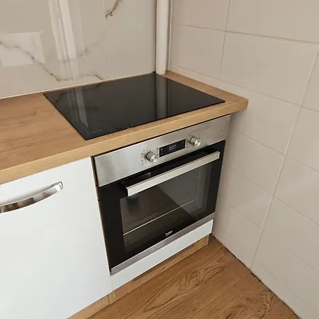 365 Centro & Jacuzzi, Wallbox, Free Parking * Piest'any