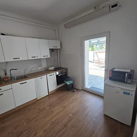 365 Centro & Jacuzzi, Wallbox, Free Parking Appartement Piest'any