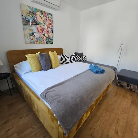 365 Centro & Jacuzzi, Wallbox, Free Parking * Piest'any