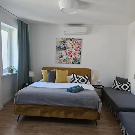 365 Centro & Jacuzzi, Wallbox, Free Parking Appartement Piest'any