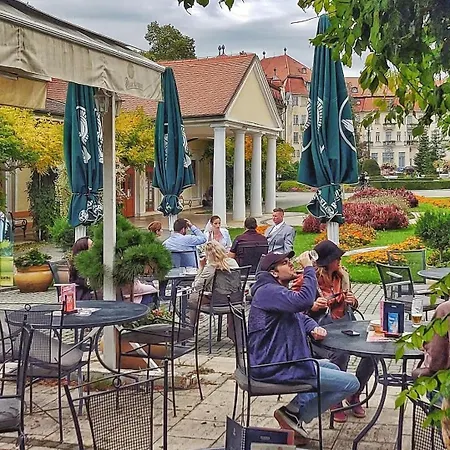 Appartement 365 Centro & Jacuzzi, Wallbox, Free Parking Piest'any